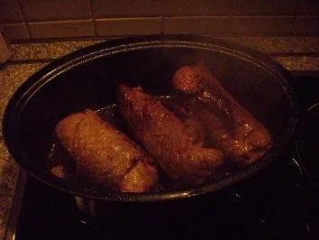 Rezept: Rinderrouladen mit deftiger brauner Soße Bild Nr. 7 Rinderrouladen mit deftiger brauner Soße - Rezept - Bild Nr. 7