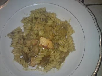 Nudelpfanne mit Campignons und Hähnchenbrust - Rezept