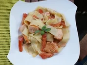 Tomaten-Pasta mit Lachs - Rezept