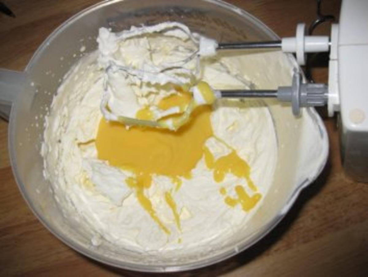 ♥ Vanille-Nuß-Kirsch-Eierlikör-Torte ♥ .........Bilder sind ON - Rezept - Bild Nr. 5