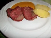 Rinderzunge gepökelt mit Möhrchensoße - Rezept