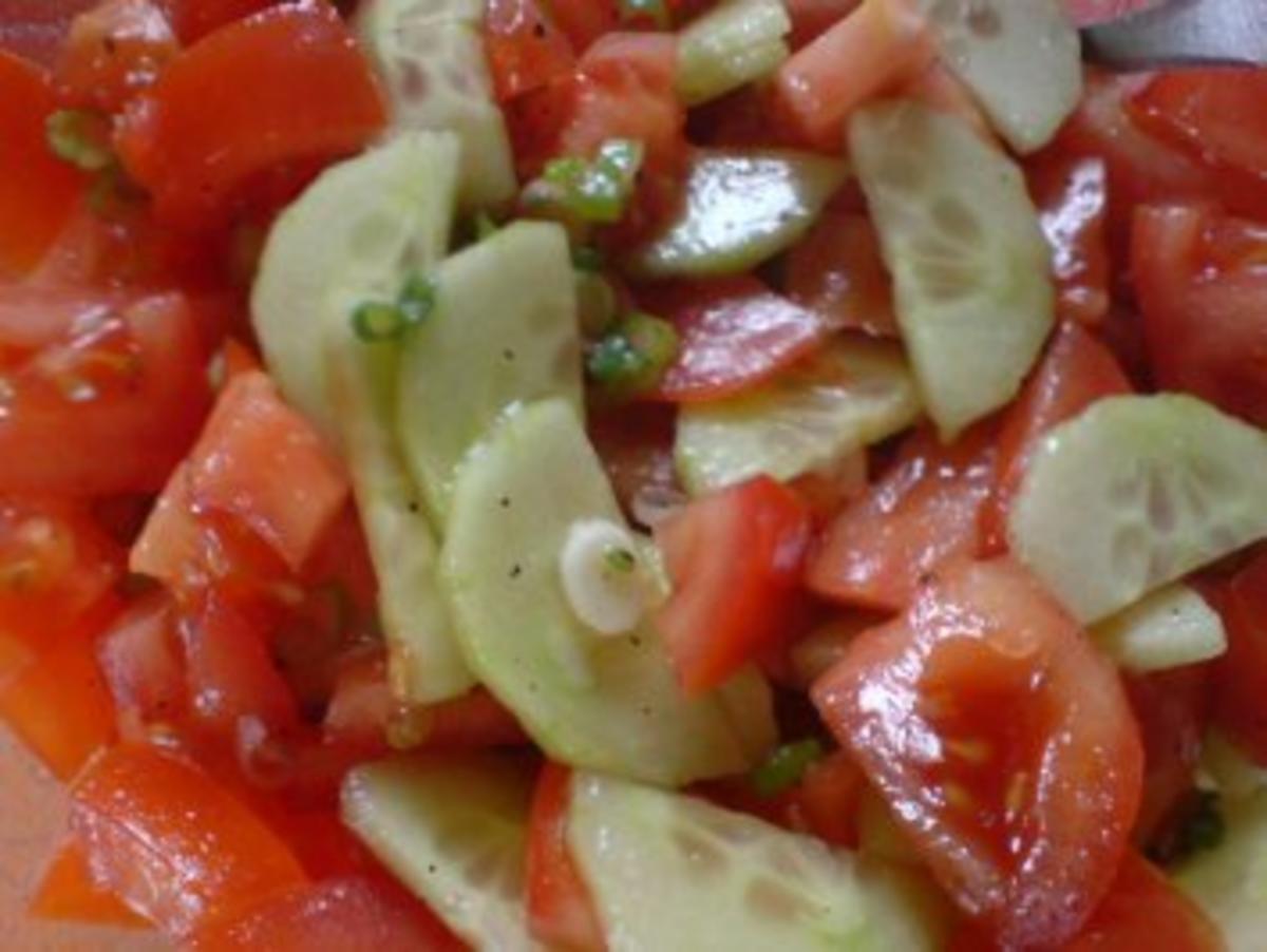Bratkartoffeln mit Minutensteaks und Tomatensalat - Rezept - Bild Nr. 3