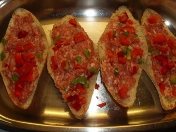 Rezept: Überbackene: Mettbrötchen Überbackene: Mettbrötchen - Rezept