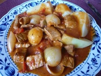 Rezept: Rotes Schnitzelgulasch Rotes Schnitzelgulasch - Rezept