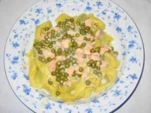 Tortellini  mit Lachs - Erbsen - Sahne  Soße - Rezept