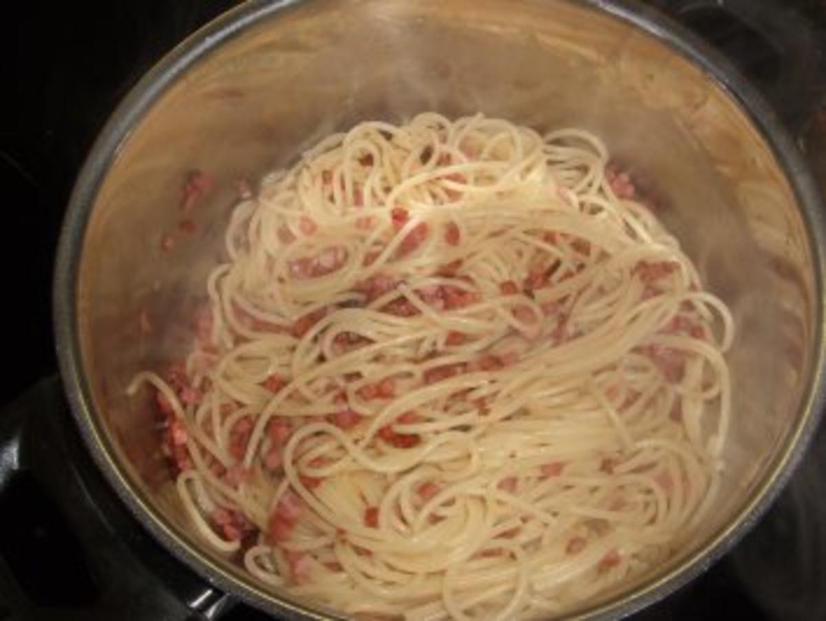 Spaghetti alla Carbonara - Rezept - Bild Nr. 3