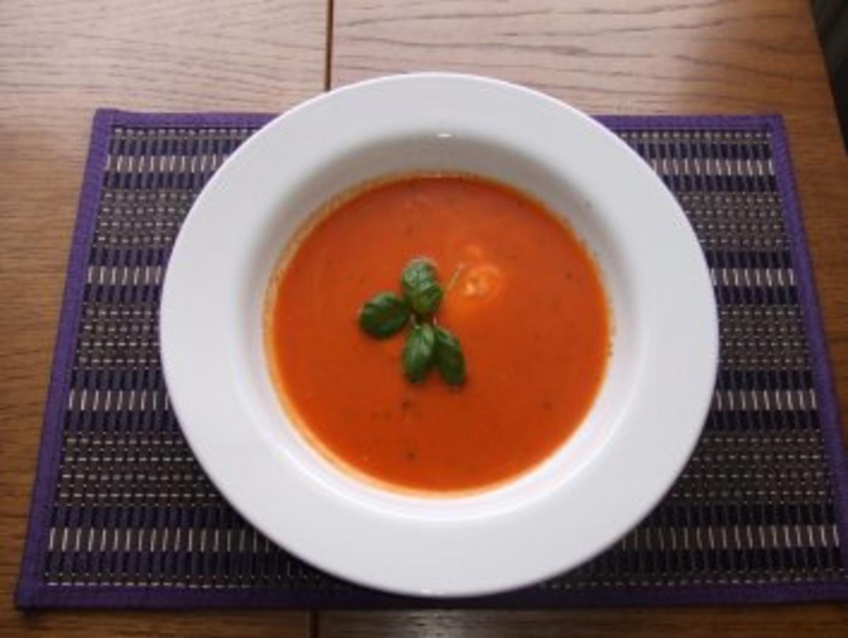 Tomaten -Mozzarella - Suppe - Rezept