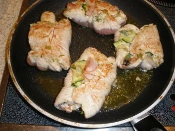 Rezept: Putenrollen mit Phantasie-Fülle Bild Nr. 10 Putenrollen mit Phantasie-Fülle - Rezept - Bild Nr. 10