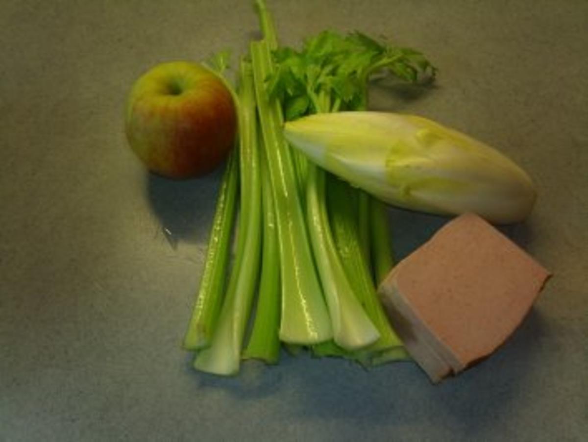 Salate: Apfel-Selleriesalat - Rezept - Bild Nr. 2