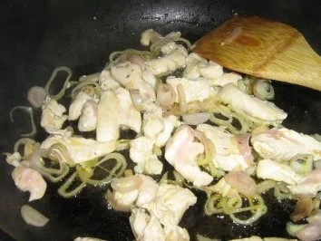 Nudelpfanne mit Champignons , Putengeschnetzeltem und Tomätchen - Rezept - Bild Nr. 4