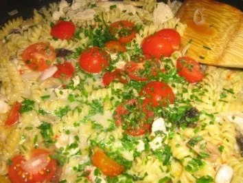 Nudelpfanne mit Champignons , Putengeschnetzeltem und Tomätchen - Rezept - Bild Nr. 6