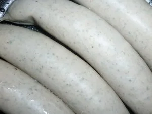 Scharfe Zigeunerwurst mit Kartoffelecken - Rezept - Bild Nr. 2