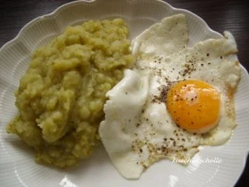 Rezept: Kartoffel-Brokkoli-Stampf mit Spiegelei Kartoffel-Brokkoli-Stampf mit Spiegelei - Rezept