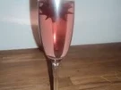 Sekt mit eingelegtem Hibiskus - Rezept