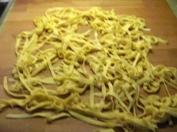 Rezept: Oldi`s Bandnudeln selbstgemacht Bild Nr. 7 Oldi`s Bandnudeln selbstgemacht - Rezept - Bild Nr. 7
