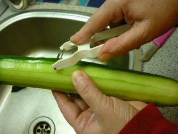 Rezept: Hausgemachter Gurkensalat Bild Nr. 2 Hausgemachter Gurkensalat - Rezept - Bild Nr. 2