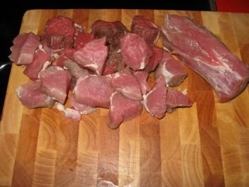 schnelles Gulasch vom Schweinefilet mit Champignons - Rezept - Bild Nr. 2