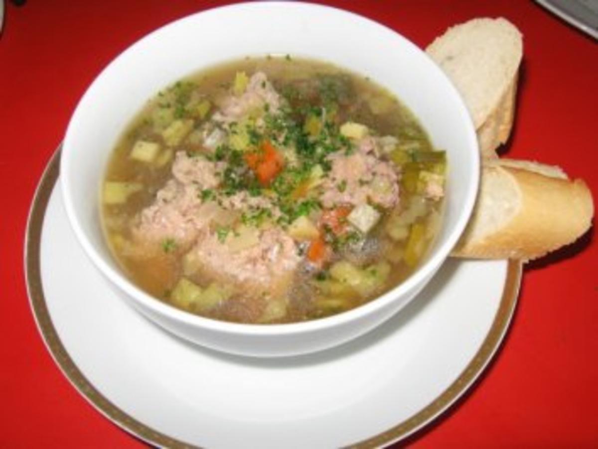 Lebernocken in herzhafter klarer Suppe mit Gemüsewürfel - Rezept - Bild Nr. 6