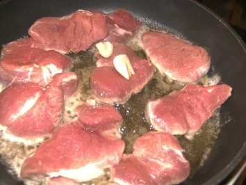 Rezept: Schweinefilet in Rotweinsoße Wirsing -Rahm- Gemüse und Bild Nr. 2 Schweinefilet in Rotweinsoße Wirsing -Rahm- Gemüse und - Rezept - Bild Nr. 2