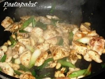 Hähnchen in Erdnusssauce - Rezept - Bild Nr. 2