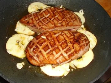 Barbarie-Entenbrust an Wildpreiselbeer-Sauce - Rezept - Bild Nr. 3