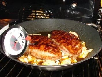 Barbarie-Entenbrust an Wildpreiselbeer-Sauce - Rezept - Bild Nr. 4