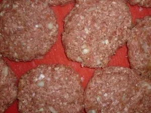 Frikadellen mit Spitzkohl in Curry-Honigrahm und Salzkartoffeln - Rezept - Bild Nr. 2