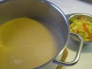 Rezept: Cremiges Gemüsesüppchen mit Wildlachs Bild Nr. 3 Cremiges Gemüsesüppchen mit Wildlachs - Rezept - Bild Nr. 3