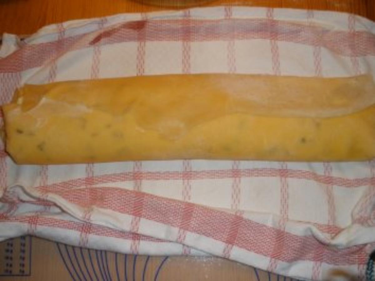 Millirahmstrudel mit Teig für zwei Strudel und Mehl - Rezept mit Bild ...