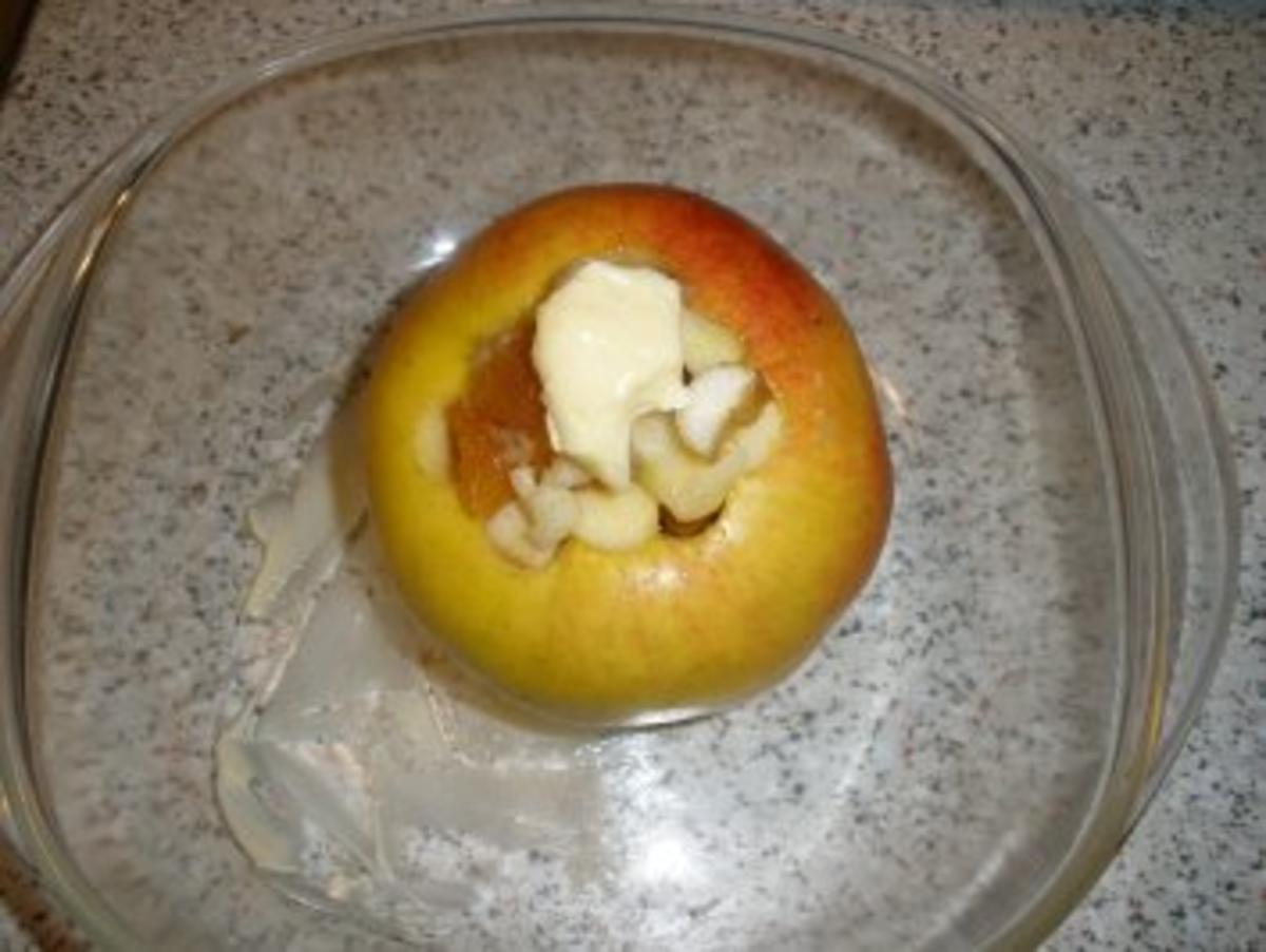 Bratapfel mit weißer Schokosauce - Rezept - Bild Nr. 4