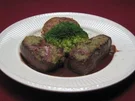Hirschmedaillons unter der Korianderkruste mit Kräuterrösti u. Pfifferlingen - Rezept