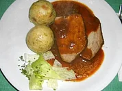 Rezept: Schweinebraten mit viel Zwiebeln Schweinebraten mit viel Zwiebeln - Rezept