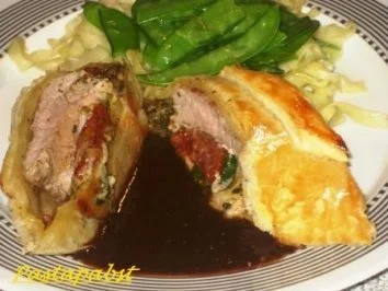Gefülltes Schweinefilet Italia im Blätterteigmantel - Rezept