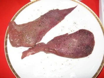 Gebratene Leber mit Apfel und Zwiebel auf Brot .... - Rezept - Bild Nr. 4