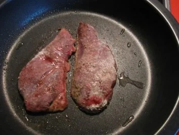 Gebratene Leber mit Apfel und Zwiebel auf Brot .... - Rezept - Bild Nr. 6