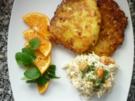 Parmesan-Panchetta-Reibekuchen an Spitzkohl-Kumquats-Salat - Rezept