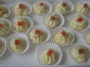 Rezept: Champagner -Schoko-Thymian-Türmchen Bild Nr. 4 Champagner -Schoko-Thymian-Türmchen - Rezept - Bild Nr. 4