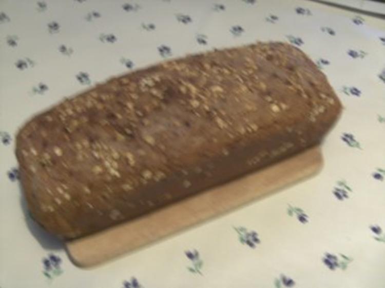 Dinkel-Vollkorn-Brot mit Leisamen Eigenkreation - Rezept - kochbar.de