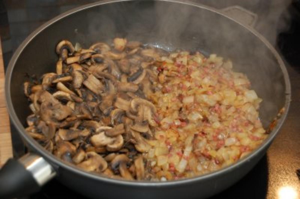 Champignons-Zwiebel-gedünstet mit Steaks - Rezept - Bild Nr. 3