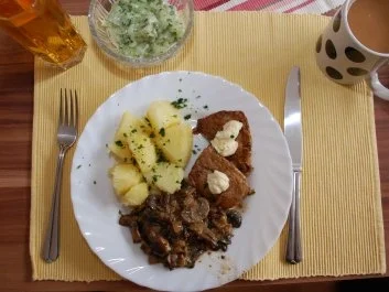 Champignons-Zwiebel-gedünstet mit Steaks - Rezept - Bild Nr. 4