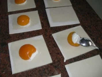 Rezept: Blätterteig: APRIKOSENTEILCHEN Bild Nr. 3 Blätterteig: APRIKOSENTEILCHEN - Rezept - Bild Nr. 3