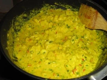 Pangasiusragout mit Ananas in einer Kräuter-Currysoße an Langkornreis - Rezept - Bild Nr. 6