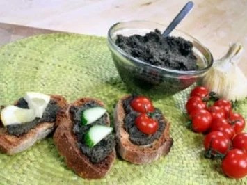 Rezept: TAPAS : Schwarzen Oliven Paté mit Anchovis. Bild Nr. 2 TAPAS : Schwarzen Oliven Paté mit Anchovis. - Rezept - Bild Nr. 2