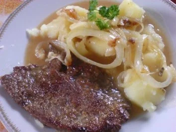 Rezept: Kalbsleber mit Zwiebeln und Salzkartoffeln Bild Nr. 2 Kalbsleber mit Zwiebeln und Salzkartoffeln - Rezept - Bild Nr. 2