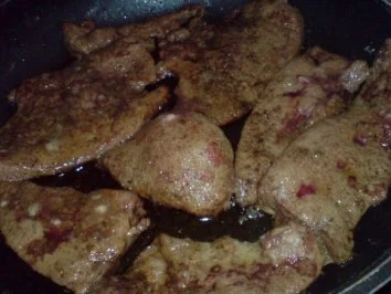 Rezept: Kalbsleber mit Zwiebeln und Salzkartoffeln Bild Nr. 12 Kalbsleber mit Zwiebeln und Salzkartoffeln - Rezept - Bild Nr. 12