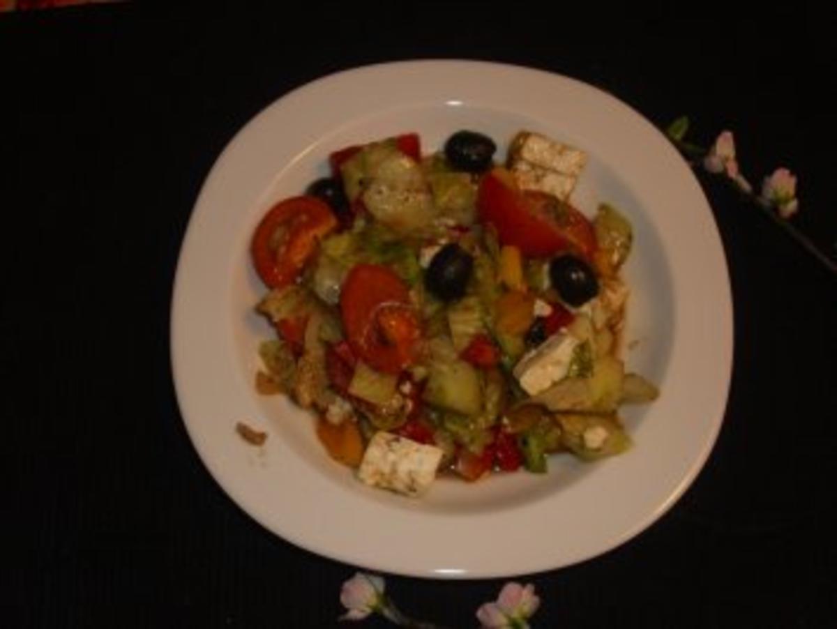 Salate: Gemischter Griechischer Salat - Rezept - Bild Nr. 3