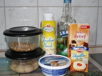 Rezept: Vanilie-Kirsch-Eis mit Litschi Bild Nr. 2 Vanilie-Kirsch-Eis mit Litschi - Rezept - Bild Nr. 2