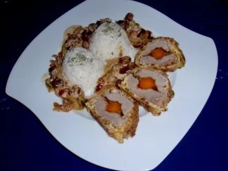 Rezept: Gefülltes Schweinefilet mit Nusspanade und Basmatireis Gefülltes Schweinefilet mit Nusspanade und Basmatireis - Rezept