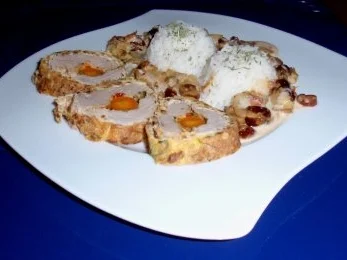 Rezept: Gefülltes Schweinefilet mit Nusspanade und Basmatireis Bild Nr. 5 Gefülltes Schweinefilet mit Nusspanade und Basmatireis - Rezept - Bild Nr. 5