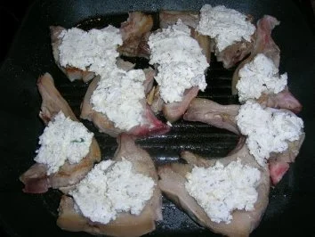 Spanferkelkotelettes überbacken auf Mangoldgemüse mit Drillingen - Rezept - Bild Nr. 4